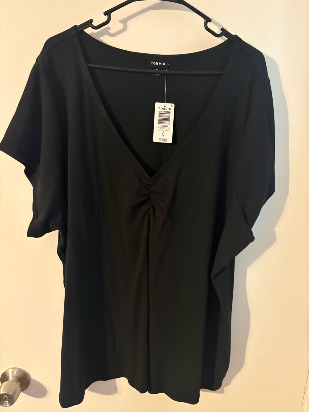 torrid Black V-Neck Short Sleeve Ruched Front Top
